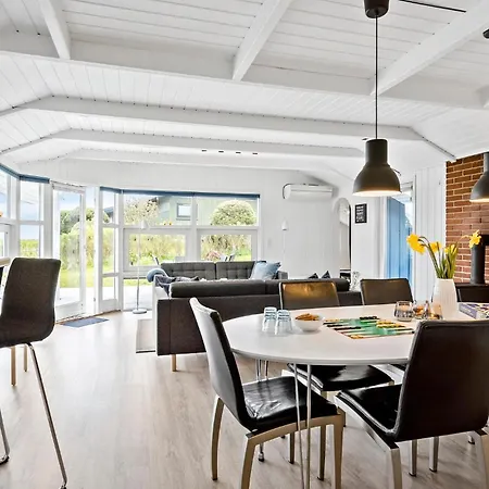 3 Bedroom Amazing In Tranekær